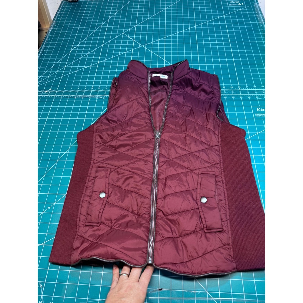 Grace & Lace Womens Burgundy Quilted Puffer Vest Ribbed Sides Size L 3Z13